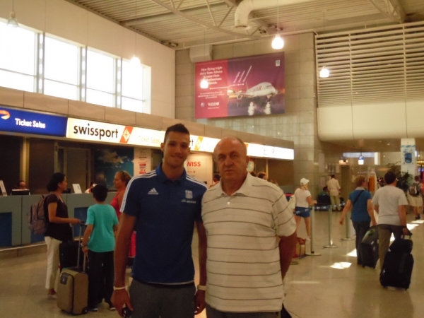 &Omicron;&iota; &kappa;&omicron;&rho;&upsilon;&phi;&alpha;ί&omicron;&iota; &tau;&omicron;&upsilon; &epsilon;&pi;ί &kappa;&omicron;&nu;&tau;ώ &delta;ί&nu;&omicron;&upsilon;&nu; &rho;&alpha;&nu;&tau;&epsilon;&beta;&omicron;ύ &sigma;&tau;&omicron; &Rho;&omicron;&upsilon;έ&nu;