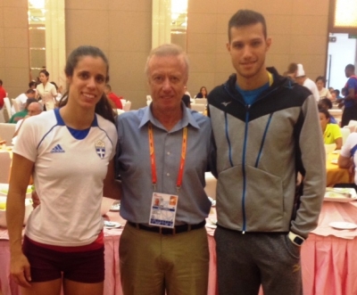 &Pi;&epsilon;&kappa;ί&nu;&omicron; 2015: &Sigma;&epsilon; &rho;&upsilon;&theta;&mu;ό &pi;&rho;&omicron;&sigma;&alpha;&rho;&mu;&omicron;&gamma;ή&sigmaf; &omicron;&iota; &Epsilon;&lambda;&lambda;&eta;&nu;&epsilon;&sigmaf; &alpha;&theta;&lambda;&eta;&tau;έ&sigmaf; (&Phi;&Omega;&Tau;&Omicron;&Gamma;&Rho;&Alpha;&Phi;&Iota;&Epsilon;&Sigma;)