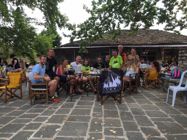 &Delta;&Epsilon;&Lambda;&Tau;&Iota;&Omicron; &Tau;&Upsilon;&Pi;&Omicron;&Upsilon; - &Eta; &omicron;&mu;ά&delta;&alpha; &tau;&omega;&nu; &Lambda;&Upsilon;&Kappa;&Omega;&Nu; &sigma;&upsilon;&mu;&mu;&epsilon;&tau;&epsilon;ί&chi;&epsilon; &mu;&epsilon; &alpha;&theta;&lambda;&eta;&tau;έ&sigmaf; &sigma;&epsilon; ό&lambda;&epsilon;&sigmaf; &tau;&iota;&sigmaf; &kappa;&alpha;&tau;&eta;&gamma;&omicron;&rho;ί&epsilon;&sigmaf; &tau;&omega;&nu; &alpha;&gamma;ώ&nu;&omega;&nu; The North Face Zagori Mountain Running