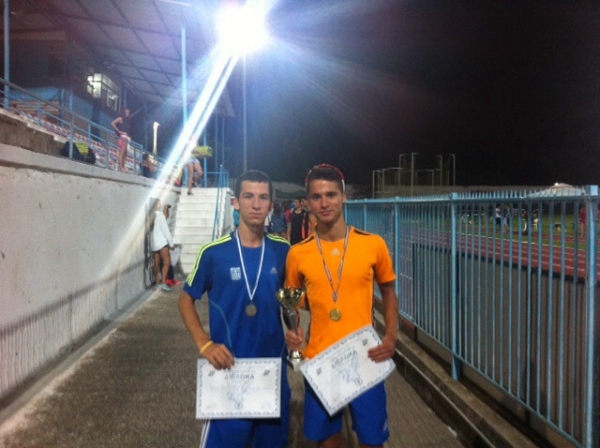 &Omicron;&iota; &omicron;&rho;&iota;&sigma;&tau;&iota;&kappa;έ&sigmaf; &sigma;&upsilon;&mu;&mu;&epsilon;&tau;&omicron;&chi;έ&sigmaf; &sigma;&tau;&omicron; &pi;&rho;&omega;&tau;ά&theta;&lambda;&eta;&mu;&alpha; &tau;&omega;&nu; &Sigma;&epsilon;&rho;&rho;ώ&nu;