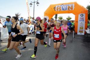 &Delta;&Epsilon;&Lambda;&Tau;&Iota;&Omicron; &Tau;&Upsilon;&Pi;&Omicron;&Upsilon; - To 3&omicron; TyrosRun, &eta; &xi;&epsilon;&chi;&omega;&rho;&iota;&sigma;&tau;ή &delta;&iota;&omicron;&rho;&gamma;ά&nu;&omega;&sigma;&eta; &pi;&omicron;&lambda;&iota;&tau;&iota;&sigma;&mu;&omicron;ύ &kappa;&alpha;&iota; &alpha;&theta;&lambda;&eta;&tau;&iota;&sigma;&mu;&omicron;ύ &tau;&eta;&sigmaf; &Alpha;&rho;&kappa;&alpha;&delta;ί&alpha;&sigmaf;, &mu;&omicron;&nu;&alpha;&delta;&iota;&kappa;ή &epsilon;&mu;&pi;&epsilon;&iota;&rho;ί&alpha; &sigma;&upsilon;&mu;&mu;&epsilon;&tau;&omicron;&chi;ή&sigmaf; &gamma;&iota;&alpha; &kappa;ά&theta;&epsilon; &delta;&rho;&omicron;&mu;έ&alpha;