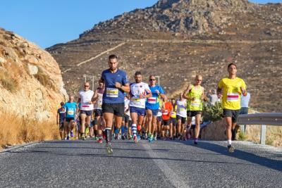 &Delta;&Epsilon;&Lambda;&Tau;&Iota;&Omicron; &Tau;&Upsilon;&Pi;&Omicron;&Upsilon; - &Tau;&omicron; 7o Serifos Sunset Race &tau;&alpha;&rho;&alpha;&kappa;&omicron;ύ&nu;&eta;&sigma;&epsilon; &gamma;&iota;&alpha; &alpha;&kappa;ό&mu;&alpha; &mu;&iota;&alpha; &phi;&omicron;&rho;ά &tau;&omicron; &Alpha;&iota;&gamma;&alpha;ί&omicron;