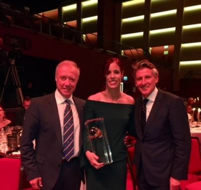 "&Chi;&alpha;ί&rho;&omicron;&mu;&alpha;&iota; &pi;&alpha;&rho;ά &pi;&omicron;&lambda;ύ &pi;&omicron;&upsilon; &epsilon;ί&mu;&alpha;&iota; &eta; &pi;&rho;ώ&tau;&eta; &Epsilon;&lambda;&lambda;&eta;&nu;ί&delta;&alpha; &pi;&omicron;&upsilon; &kappa;&epsilon;&rho;&delta;ί&zeta;&epsilon;&iota; &alpha;&upsilon;&tau;ό &tau;&omicron; &beta;&rho;&alpha;&beta;&epsilon;ί&omicron;"