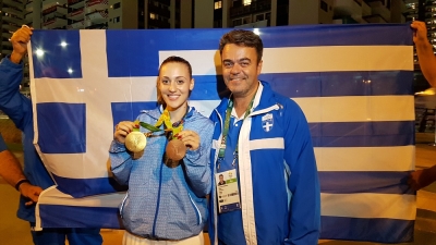 &Delta;&Epsilon;&Lambda;&Tau;&Iota;&Omicron; &Tau;&Upsilon;&Pi;&Omicron;&Upsilon; - H &Alpha;&nu;&nu;&alpha; &Kappa;&omicron;&rho;&alpha;&kappa;ά&kappa;&eta; &sigma;&tau;&omicron; &Mu;&alpha;&rho;&alpha;&theta;ώ&nu;&iota;&omicron; &tau;&eta;&sigmaf; &Rho;ό&delta;&omicron;&upsilon;