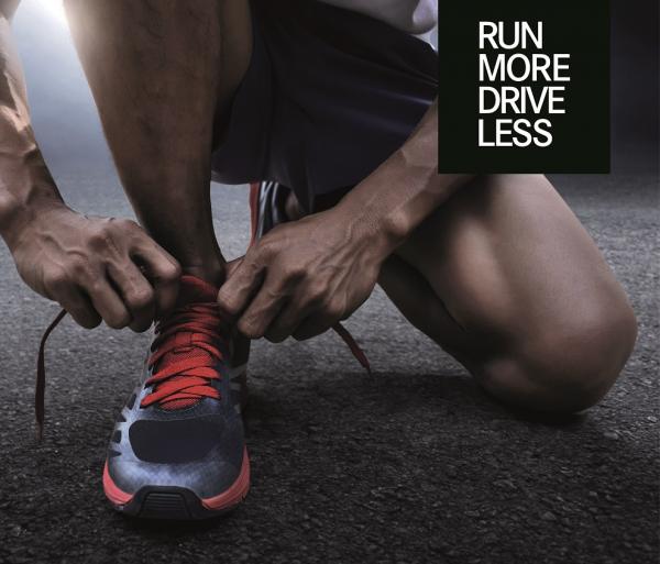 &Delta;&Epsilon;&Lambda;&Tau;&Iota;&Omicron; &Tau;&Upsilon;&Pi;&Omicron;&Upsilon; - &Sigma;&tau;&omicron;&nu; 36&omicron; &Alpha;&upsilon;&theta;&epsilon;&nu;&tau;&iota;&kappa;ό &Mu;&alpha;&rho;&alpha;&theta;ώ&nu;&iota;&omicron; &tau;&eta;&sigmaf; &Alpha;&theta;ή&nu;&alpha;&sigmaf; &alpha;&phi;ή&nu;&omicron;&upsilon;&mu;&epsilon; &tau;&omicron; &alpha;&upsilon;&tau;&omicron;&kappa;ί&nu;&eta;&tau;&omicron; &sigma;&tau;&omicron; &sigma;&pi;ί&tau;&iota; &kappa;&alpha;&iota; &xi;&epsilon;&pi;&epsilon;&rho;&nu;ά&mu;&epsilon; &tau;&omicron;&nu; &epsilon;&alpha;&upsilon;&tau;ό &mu;&alpha;&sigmaf; &mu;&epsilon; &tau;&eta;&nu; &upsilon;&pi;&omicron;&sigma;&tau;ή&rho;&iota;&xi;&eta; &tau;&eta;&sigmaf; Mercedes-Benz