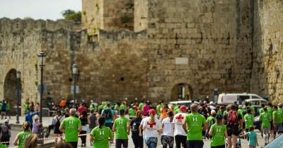 &Mu;έ&gamma;&alpha;&sigmaf; &chi;&omicron;&rho;&eta;&gamma;ό&sigmaf; &tau;&omicron;&upsilon; 8&omicron;&upsilon; &Delta;&iota;&epsilon;&theta;&nu;&omicron;ύ&sigmaf; &Mu;&alpha;&rho;&alpha;&theta;&omega;&nu;ί&omicron;&upsilon; &Rho;ό&delta;&omicron;&upsilon;  &omicron; ό&mu;&iota;&lambda;&omicron;&sigmaf; H Hotels Collection