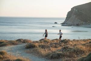 &Delta;&Epsilon;&Lambda;&Tau;&Iota;&Omicron; &Tau;&Upsilon;&Pi;&Omicron;&Upsilon; - &Mu;&epsilon;&tau;&alpha;&gamma;&omega;&nu;&iota;&sigma;&tau;&iota;&kappa;ό &delta;&epsilon;&lambda;&tau;ί&omicron; Folegandros Sunset Trail