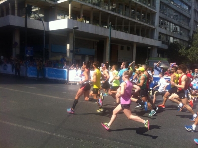 &Epsilon;&nu;&alpha; "&pi;&omicron;&tau;ά&mu;&iota;" &alpha;&pi;ό &delta;&rho;&omicron;&mu;&epsilon;ί&sigmaf; &sigma;&tau;&alpha; 5&chi;&lambda;&mu; &Epsilon;&theta;&nu;&iota;&kappa;ή &Tau;&rho;ά&pi;&epsilon;&zeta;&alpha;