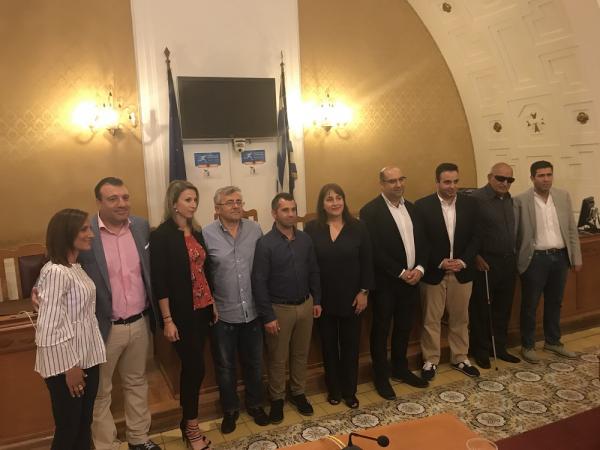 &Delta;&Epsilon;&Lambda;&Tau;&Iota;&Omicron; &Tau;&Upsilon;&Pi;&Omicron;&Upsilon; - A&delta;&epsilon;&lambda;&phi;&omicron;&pi;&omicron;ί&eta;&sigma;&eta; &Mu;&alpha;&rho;&alpha;&theta;&omega;&nu;ί&omicron;&upsilon; &Rho;ό&delta;&omicron;&upsilon; &kappa;&alpha;&iota; &Lambda;ά&rho;&nu;&alpha;&kappa;&alpha;&sigmaf;, &tau;&rho;έ&chi;&epsilon;&iota; &eta; &Rho;&epsilon;&mu;&pi;&omicron;ύ&lambda;&eta; &sigma;&tau;&omicron;&nu; &Eta;&mu;&iota;&mu;&alpha;&rho;&alpha;&theta;ώ&nu;&iota;&omicron;