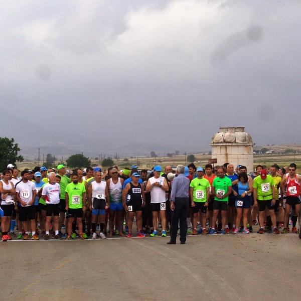 &Delta;&rho;ό&mu;&omicron;&sigmaf; &tau;&omicron;&upsilon; &Epsilon;&pi;&alpha;&mu;&epsilon;&iota;&nu;ώ&nu;&delta;&alpha;