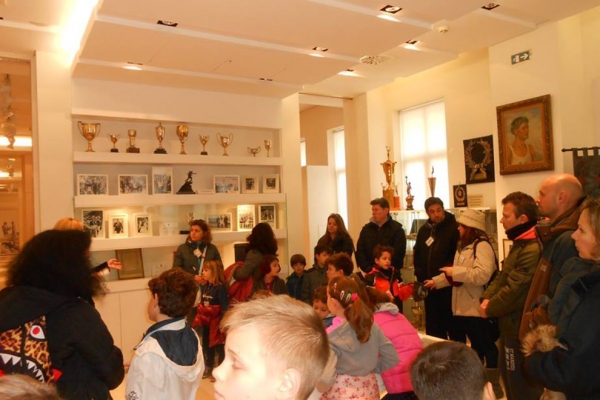 "Marathon Escape Land" &delta;&iota;&omicron;&rho;&gamma;&alpha;&nu;ώ&theta;&eta;&kappa;&epsilon; &sigma;&tau;&omicron; &Mu;&omicron;&upsilon;&sigma;&epsilon;ί&omicron; &Mu;&alpha;&rho;&alpha;&theta;&omega;&nu;ί&omicron;&upsilon; &Delta;&rho;ό&mu;&omicron;&upsilon;