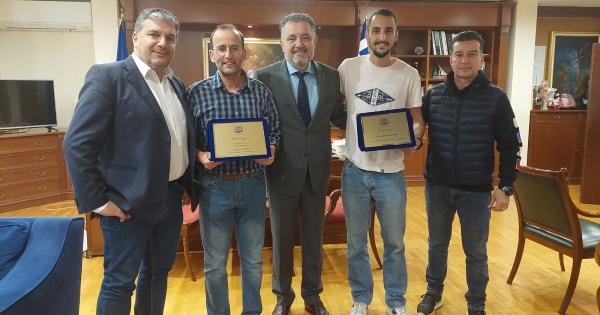 To &nu;&iota;&kappa;&eta;&tau;ή &tau;&omicron;&upsilon; &Mu;&alpha;&rho;&alpha;&theta;&omega;&nu;ί&omicron;&upsilon; &tau;&eta;&sigmaf; &Alpha;&theta;ή&nu;&alpha;&sigmaf; &Chi;&alpha;&rho;ά&lambda;&alpha;&mu;&pi;&omicron; &Pi;&iota;&tau;&sigma;ώ&lambda;&eta; &beta;&rho;ά&beta;&epsilon;&upsilon;&sigma;&epsilon; &omicron; &Delta;ή&mu;&alpha;&rho;&chi;&omicron;&sigmaf; &Zeta;&omega;&gamma;&rho;ά&phi;&omicron;&upsilon; &Beta;&alpha;&sigma;ί&lambda;&eta;&sigmaf; &Theta;ώ&delta;&alpha;&sigmaf;