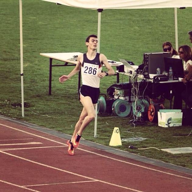 &Omicron; &Alpha;&nu;έ&sigma;&tau;&eta;&sigmaf; &Pi;&alpha;&pi;&omicron;ύ&lambda;&iota;&alpha;&sigmaf; &alpha;&nu;&alpha;&kappa;&omicron;ί&nu;&omega;&sigma;&epsilon; &tau;&eta;&nu; &sigma;&upsilon;&nu;&epsilon;&rho;&gamma;&alpha;&sigma;ί&alpha; &mu;&epsilon; &tau;&omicron;&nu; Vittorio Di Saverio