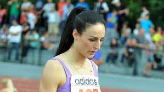 &Alpha;&gamma;ώ&nu;&epsilon;&sigmaf; &alpha;&lambda;&mu;ά&tau;&omega;&nu; &laquo;&Epsilon;&mu;&iota;&gamma;&iota;ά&nu;&raquo;, &mu;&epsilon; &pi;&rho;&omega;&tau;&alpha;&gamma;&omega;&nu;&iota;&sigma;&tau;ή &tau;&omicron;&nu; ά&nu;&epsilon;&mu;&omicron;. &Alpha;&pi;&omicron;&tau;&epsilon;&lambda;έ&sigma;&mu;&alpha;&tau;&alpha;