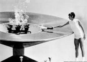 Έ&phi;&upsilon;&gamma;&epsilon; &alpha;&pi;ό &tau;&eta; &zeta;&omega;ή &eta; &pi;&rho;ώ&tau;&eta; &gamma;&upsilon;&nu;&alpha;ί&kappa;&alpha; &pi;&omicron;&upsilon; ά&nu;&alpha;&psi;&epsilon; &tau;&omicron;&nu; &Omicron;&lambda;&upsilon;&mu;&pi;&iota;&alpha;&kappa;ό &beta;&omega;&mu;ό &kappa;&alpha;&iota; &sigma;&upsilon;&nu;έ&delta;&epsilon;&sigma;&epsilon; &tau;&omicron; ό&nu;&omicron;&mu;&alpha; &tau;&eta;&sigmaf; &kappa;&alpha;&iota; &mu;&epsilon; &tau;&eta;&nu; &mu;&alpha;&rho;&alpha;&theta;ώ&nu;&iota;&alpha; &phi;&lambda;ό&gamma;&alpha;