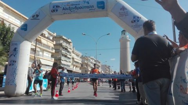 &Omicron;&iota; &delta;&rho;&omicron;&mu;&epsilon;ί&sigmaf; &gamma;έ&mu;&iota;&sigma;&alpha;&nu; &tau;&omicron;&upsilon;&sigmaf; &delta;&rho;ό&mu;&omicron;&upsilon;&sigmaf; &tau;&eta;&sigmaf; &Alpha;&lambda;&epsilon;&xi;&alpha;&nu;&delta;&rho;&omicron;ύ&pi;&omicron;&lambda;&eta;&sigmaf;