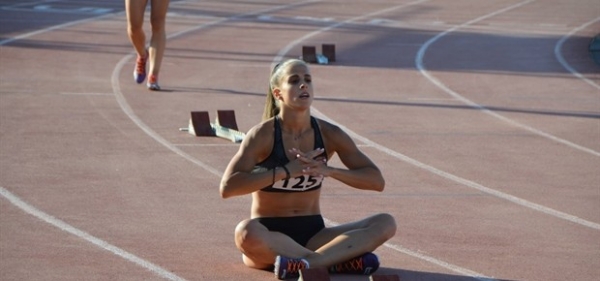 &Delta;&Epsilon;&Lambda;&Tau;&Iota;&Omicron; &Tau;&Upsilon;&Pi;&Omicron;&Upsilon; - &laquo;&Lambda;ά&mu;&psi;&eta;&raquo; &alpha;&pi;ό &Epsilon;&iota;&rho;ή&nu;&eta; &Beta;&alpha;&sigma;&iota;&lambda;&epsilon;ί&omicron;&upsilon; &sigma;&tau;&alpha; &laquo;&Beta;&epsilon;&nu;&iota;&zeta;έ&lambda;&epsilon;&iota;&alpha;&raquo;