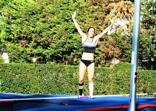 17o GALA &Phi;&iota;&lambda;&omicron;&theta;έ&eta;&sigmaf;. &Alpha;&pi;&omicron;&tau;&epsilon;&lambda;έ&sigma;&mu;&alpha;&tau;&alpha;