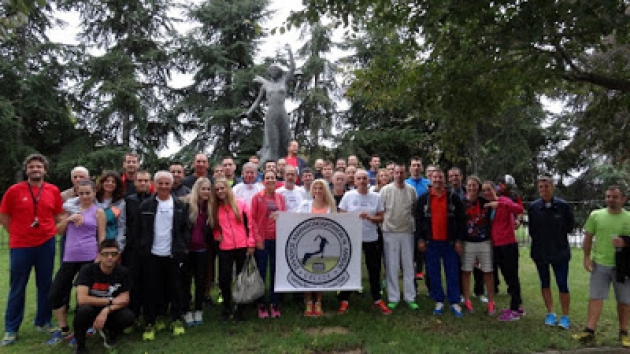 &Delta;&Epsilon;&Lambda;&Tau;&Iota;&Omicron; &Tau;&Upsilon;&Pi;&Omicron;&Upsilon; - &Omicron;&iota; &sigma;&upsilon;&mu;&mu;&epsilon;&tau;&omicron;&chi;έ&sigmaf; &tau;&omicron;&upsilon; &Sigma;&upsilon;&lambda;&lambda;ό&gamma;&omicron;&upsilon; &Mu;&alpha;&rho;&alpha;&theta;&omega;&nu;&omicron;&delta;&rho;ό&mu;&omega;&nu; &Lambda;ά&rho;&iota;&sigma;&alpha;&sigmaf; 10 - 11 &Omicron;&kappa;&tau;&omega;&beta;&rho;ί&omicron;&upsilon; 2015