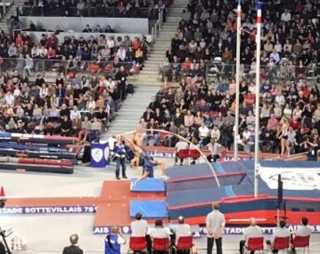 &Sigma;&tau;&alpha;&theta;&epsilon;&rho;ά &psi;&eta;&lambda;ά &omicron; &Phi;&iota;&lambda;&iota;&pi;&pi;ί&delta;&eta;&sigmaf; ... 5,70 &mu;. &sigma;&tau;&omicron; &Rho;&omicron;&upsilon;έ&nu;