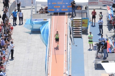 &Gamma;&iota;&alpha; &tau;&eta;&nu; 1&eta; &Iota;&omicron;&upsilon;&nu;ί&omicron;&upsilon; &tau;&omicron; Athens Street Pole Vault
