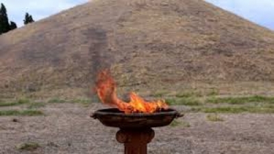 &Lambda;&alpha;&mu;&pi;&epsilon;&rho;ά &zeta;&epsilon;&upsilon;&gamma;ά&rho;&iota;&alpha; &sigma;&tau;&eta;&nu; &lambda;&alpha;&mu;&pi;&alpha;&delta;&eta;&delta;&rho;&omicron;&mu;ί&alpha; &tau;&eta;&sigmaf; &Phi;&lambda;ό&gamma;&alpha;&sigmaf; &tau;&omicron;&upsilon; &Mu;&alpha;&rho;&alpha;&theta;&omega;&nu;ί&omicron;&upsilon;