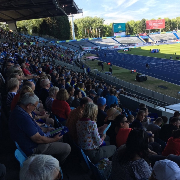 &Tau;έ&sigma;&sigma;&epsilon;&rho;&iota;&sigmaf; &kappa;&alpha;&iota; ... &mu;ί&alpha; &omicron;&mu;ά&delta;&epsilon;&sigmaf; &gamma;&iota;&alpha; &tau;&eta;&nu; &alpha;&pi;&omicron;&phi;&upsilon;&gamma;ή &delta;ύ&omicron; &theta;έ&sigma;&epsilon;&omega;&nu;