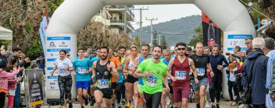 &Epsilon;&kappa;&alpha;&tau;&omicron;&nu;&tau;ά&delta;&epsilon;&sigmaf; &delta;&rho;&omicron;&mu;&epsilon;ί&sigmaf; έ&tau;&rho;&epsilon;&xi;&alpha;&nu; &gamma;&iota;&alpha; &tau;&omicron;&nu; &alpha;&upsilon;&tau;&iota;&sigma;&mu;ό &sigma;&tau;&omicron;&nu; 7&omicron; &Alpha;&gamma;ώ&nu;&alpha; &Delta;&rho;ό&mu;&omicron;&upsilon; &Pi;ό&lambda;&eta;&sigmaf; &Pi;&alpha;&pi;ά&gamma;&omicron;&upsilon;-&Chi;&omicron;&lambda;&alpha;&rho;&gamma;&omicron;ύ &laquo;&Tau;&rho;έ&chi;&omicron;&upsilon;&mu;&epsilon; &gamma;&iota;&alpha; &tau;&omicron;&nu; &alpha;&upsilon;&tau;&iota;&sigma;&mu;ό&raquo;