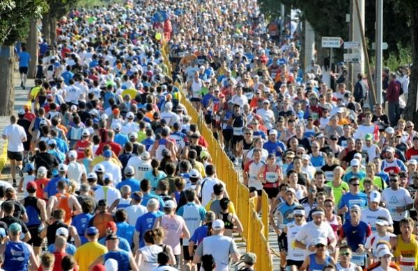 "&Epsilon;&kappa;&lambda;&epsilon;&iota;&sigma;&alpha;&nu;" &omicron;&iota; &alpha;&tau;&omicron;&mu;&iota;&kappa;έ&sigmaf; &sigma;&upsilon;&mu;&mu;&epsilon;&tau;&omicron;&chi;έ&sigmaf; &kappa;&alpha;&iota; &sigma;&tau;&omicron;&nu; &pi;&rho;&omega;ϊ&nu;ό &alpha;&gamma;ώ&nu;&alpha; 5&chi;&lambda;&mu;, &tau;&omicron;&upsilon; &Alpha;&Mu;&Alpha;