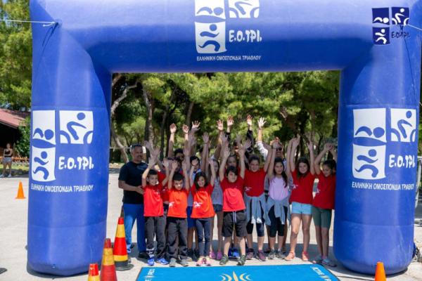 &Delta;&Epsilon;&Lambda;&Tau;&Iota;&Omicron; &Tau;&Upsilon;&Pi;&Omicron;&Upsilon; - &Mu;&epsilon; &pi;&omicron;&lambda;ύ &mu;&epsilon;&gamma;ά&lambda;&eta; &sigma;&upsilon;&mu;&mu;&epsilon;&tau;&omicron;&chi;ή &delta;&iota;&epsilon;&xi;ή&chi;&theta;&eta; &eta; 2&eta; &pi;&alpha;&iota;&delta;&iota;&kappa;ή &alpha;&nu;&alpha;&pi;&tau;&upsilon;&xi;&iota;&alpha;&kappa;ή &eta;&mu;&epsilon;&rho;ί&delta;&alpha; Kids Aquathlon Rafina 2018