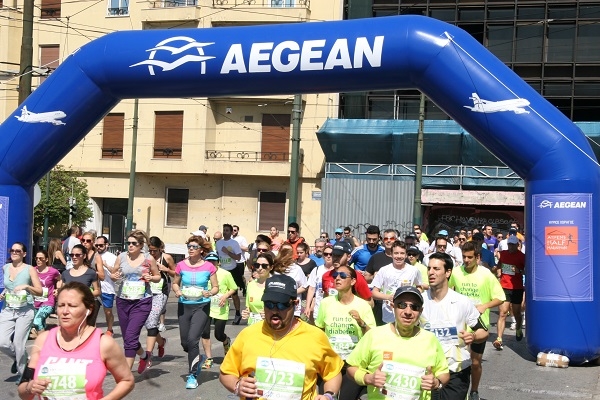 &Epsilon;&nu;&alpha; "&pi;&omicron;&tau;ά&mu;&iota;" &alpha;&pi;ό &delta;&rho;&omicron;&mu;&epsilon;ί&sigmaf; &sigma;&tau;&omicron;&upsilon;&sigmaf; &delta;&rho;ό&mu;&omicron;&upsilon;&sigmaf; &tau;&eta;&sigmaf; &Alpha;&theta;ή&nu;&alpha;&sigmaf; &mu;&epsilon; &alpha;&phi;&omicron;&rho;&mu;ή &tau;&omicron;&nu; 4&omicron; &Eta;&mu;&iota;&mu;&alpha;&rho;&alpha;&theta;ώ&nu;&iota;&omicron; &Alpha;&theta;ή&nu;&alpha;&sigmaf;