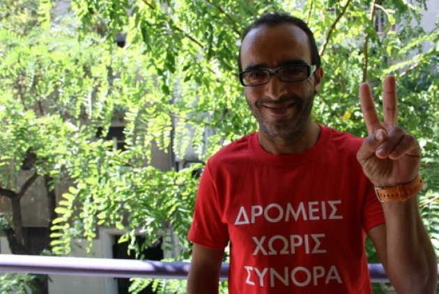 Έ&nu;&alpha;&sigmaf; &Mu;&alpha;&rho;&omicron;&kappa;&iota;&nu;ό&sigmaf; &pi;&rho;ό&sigma;&phi;&upsilon;&gamma;&alpha;&sigmaf; &sigma;&upsilon;&mu;&mu;&epsilon;&tau;έ&chi;&epsilon;&iota; &sigma;&tau;&omicron; &Sigma;&pi;ά&rho;&tau;&alpha;&theta;&lambda;&omicron;&nu; &kappa;&alpha;&iota; &gamma;ί&nu;&epsilon;&tau;&alpha;&iota; &laquo;&Delta;&rho;&omicron;&mu;έ&alpha;&sigmaf; &Chi;&omega;&rho;ί&sigmaf; &Sigma;ύ&nu;&omicron;&rho;&alpha;&raquo;