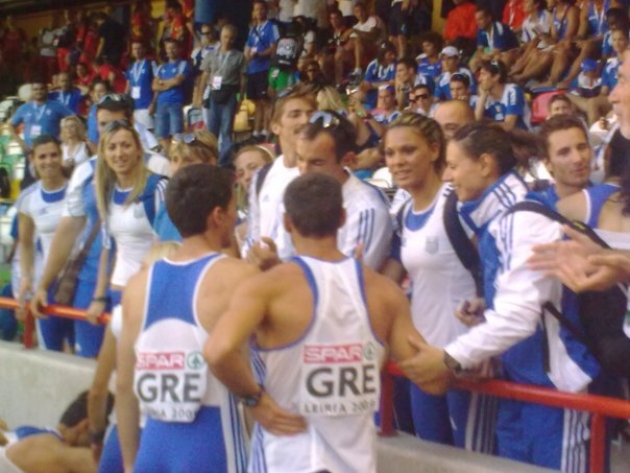 &Mu;&iota;&kappa;&rho;ή &iota;&sigma;&tau;&omicron;&rho;ί&alpha;, &mu;&epsilon;&gamma;ά&lambda;&epsilon;&sigmaf; &sigma;&tau;&iota;&gamma;&mu;έ&sigmaf;