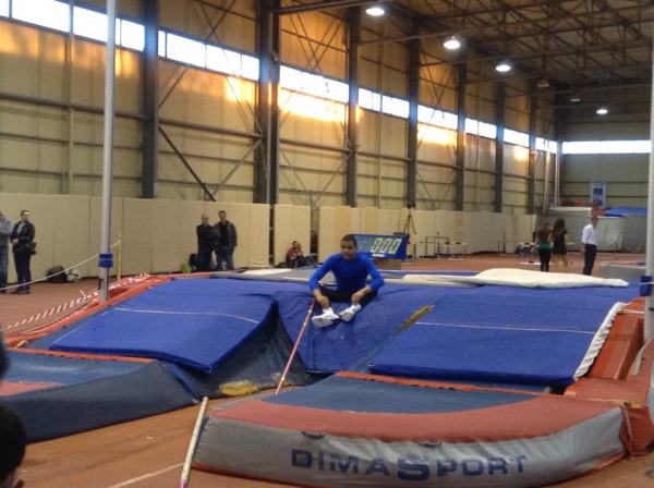 &Kappa;&alpha;&rho;&alpha;&lambda;ή&sigmaf; &alpha;&nu;&tau;ί &Kappa;&omicron;&upsilon;&phi;ί&delta;&eta; &sigma;&tau;&eta;&nu; &Beta;&alpha;&lambda;&kappa;&alpha;&nu;&iota;&kappa;ή &omicron;&mu;ά&delta;&alpha;