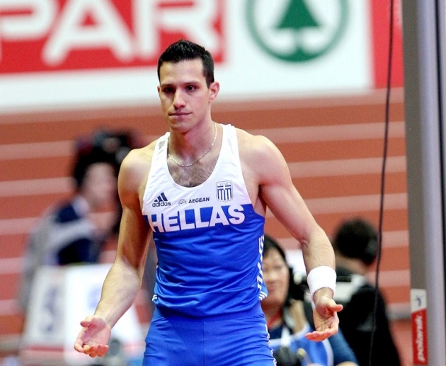 &Pi;ά&nu;&omega; &alpha;&pi;ό &tau;&alpha; 5,60 &mu;. &omicron; &Phi;&iota;&lambda;&iota;&pi;&pi;ί&delta;&eta;&sigmaf; &sigma;&tau;&eta;&nu; &Pi;&omicron;&lambda;&omega;&nu;ί&alpha;