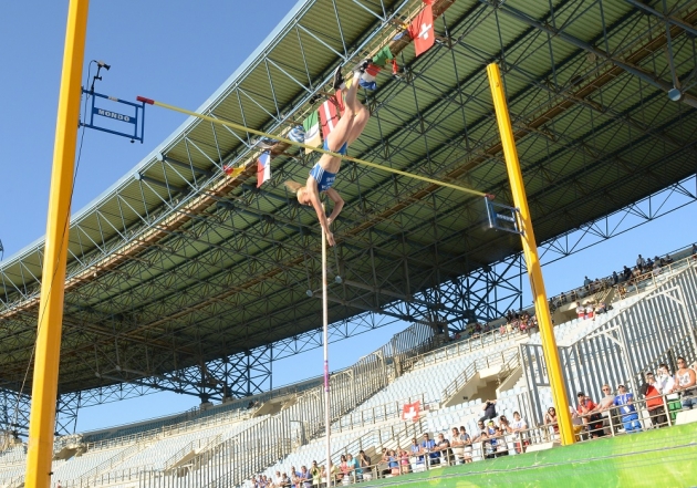 &Omicron;&iota; &alpha;&theta;&lambda;&eta;&tau;έ&sigmaf; &mu;&alpha;&sigmaf; έ&kappa;&alpha;&nu;&alpha;&nu; &tau;&eta;&nu; &delta;&omicron;&upsilon;&lambda;&epsilon;&iota;ά &tau;&omicron;&upsilon;&sigmaf; &sigma;&tau;&eta;&nu; 1&eta; &mu;έ&rho;&alpha; &tau;&omicron;&upsilon; &Epsilon;&upsilon;&rho;&omega;&pi;&alpha;ϊ&kappa;&omicron;ύ &Pi;&rho;&omega;&tau;&alpha;&theta;&lambda;ή&mu;&alpha;&tau;&omicron;&sigmaf; &Omicron;&mu;ά&delta;&omega;&nu;