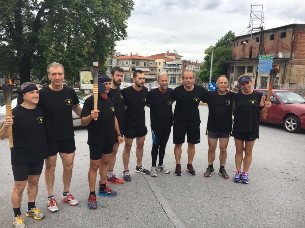 &Delta;&Epsilon;&Lambda;&Tau;&Iota;&Omicron; &Tau;&Upsilon;&Pi;&Omicron;&Upsilon; - &Sigma;&upsilon;&mu;&mu;&epsilon;&tau;&omicron;&chi;ή &tau;&omicron;&upsilon; &Sigma;&upsilon;&lambda;&lambda;ό&gamma;&omicron;&upsilon; &delta;&rho;&omicron;&mu;έ&omega;&nu; &Beta;έ&rho;&omicron;&iota;&alpha;&sigmaf; &sigma;&tau;&eta;&nu; &Lambda;&alpha;&mu;&pi;&alpha;&delta;&eta;&delta;&rho;&omicron;&mu;ί&alpha; "&Eta;&mu;έ&rho;&alpha; &Mu;&nu;ή&mu;&eta;&sigmaf; &tau;&eta;&sigmaf; &Gamma;&epsilon;&nu;&omicron;&kappa;&tau;&omicron;&nu;ί&alpha;&sigmaf; &tau;&omega;&nu; &Pi;&omicron;&nu;&tau;ί&omega;&nu;&rsquo;&rsquo;