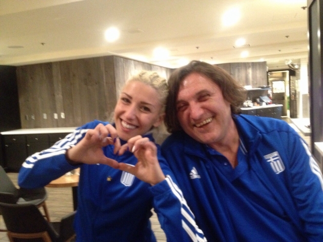 &Beta;&omicron;ύ&lambda;&alpha; &Pi;&alpha;&pi;&alpha;&chi;&rho;ή&sigma;&tau;&omicron;&upsilon;: "&Delta;&epsilon;&nu; &mu;&pi;&omicron;&rho;ώ &nu;&alpha; &sigma;&tau;&alpha;&mu;&alpha;&tau;ή&sigma;&omega; &nu;&alpha; &kappa;&lambda;&alpha;ί&omega;"