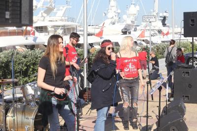 &Delta;&Epsilon;&Lambda;&Tau;&Iota;&Omicron; &Tau;&Upsilon;&Pi;&Omicron;&Upsilon; - &Omicron; 10&omicron;&sigmaf; &Pi;&omicron;&sigma;&epsilon;&iota;&delta;ώ&nu;&iota;&omicron;&sigmaf; &Eta;&mu;&iota;&mu;&alpha;&rho;&alpha;&theta;ώ&nu;&iota;&omicron;&sigmaf; "&tau;&rho;έ&chi;&epsilon;&iota;"&sigma;&tau;&eta;&nu; &omicron;&iota;&kappa;&omicron;&lambda;&omicron;&gamma;ί&alpha;, &tau;&eta; &mu;&omicron;&upsilon;&sigma;&iota;&kappa;ή &kappa;&alpha;&iota; &tau;&eta;&nu; &kappa;&omicron;&iota;&nu;&omega;&nu;&iota;&kappa;ή &pi;&rho;&omicron;&sigma;&phi;&omicron;&rho;ά