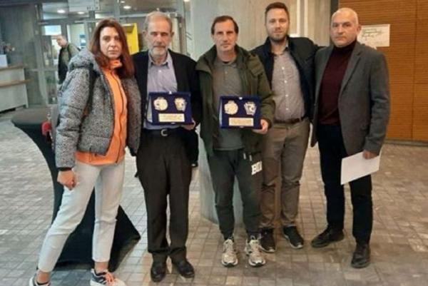 &Alpha;&pi;ό&sigma;&tau;&omicron;&lambda;&omicron;&sigmaf; &Gamma;&omicron;ύ&lambda;&alpha;&sigmaf;: &laquo;&Tau;&rho;έ&lambda;&alpha; &gamma;&iota;&alpha; &tau;&omicron;&nu; &Nu;&upsilon;&chi;&tau;&epsilon;&rho;&iota;&nu;ό &kappa;&alpha;&iota; &gamma;&iota;&alpha; &tau;&omicron;&nu; &Mu;&Epsilon;&Gamma;&Alpha; &Alpha;&Lambda;&Epsilon;&Xi;&Alpha;&Nu;&Delta;&Rho;&Omicron;! &Sigma;&upsilon;&gamma;&chi;&alpha;&rho;&eta;&tau;ή&rho;&iota;&alpha; &sigma;&tau;&omicron;&upsilon;&sigmaf; &delta;&iota;&omicron;&rho;&gamma;&alpha;&nu;&omega;&tau;έ&sigmaf;!&raquo;