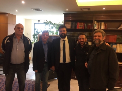 &Sigma;&upsilon;&nu;ά&nu;&tau;&eta;&sigma;&eta; &Pi;&alpha;&nu;&alpha;&gamma;ό&pi;&omicron;&upsilon;&lambda;&omicron;&upsilon; &mu;&epsilon; &Beta;&alpha;&sigma;&iota;&lambda;&epsilon;&iota;ά&delta;&eta; &gamma;&iota;&alpha; &tau;&omicron;&nu; &epsilon;&xi;&omicron;&pi;&lambda;&iota;&sigma;&mu;ό &tau;&omicron;&upsilon; &Pi;&alpha;&nu;&theta;&epsilon;&sigma;&sigma;&alpha;&lambda;&iota;&kappa;&omicron;ύ