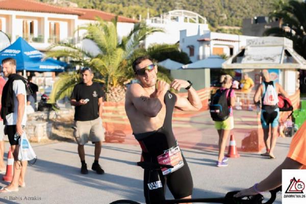 &Delta;&Epsilon;&Lambda;&Tau;&Iota;&Omicron; &Tau;&Upsilon;&Pi;&Omicron;&Upsilon; - &Sigma;&omicron;&upsilon;&beta;&alpha;&tau;&zeta;ό&gamma;&lambda;&omicron;&upsilon;: &laquo;&Tau;&omicron; Epidavros Action &epsilon;ί&nu;&alpha;&iota; &mu;&iota;&alpha; &delta;&iota;&alpha;&phi;&omicron;&rho;&epsilon;&tau;&iota;&kappa;ή &epsilon;&mu;&pi;&epsilon;&iota;&rho;ί&alpha;&raquo;