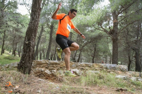 &Delta;&Epsilon;&Lambda;&Tau;&Iota;&Omicron; &Tau;&Upsilon;&Pi;&Omicron;&Upsilon; - &Sigma;&epsilon; έ&xi;&iota; &alpha;&gamma;ώ&nu;&epsilon;&sigmaf; &sigma;&upsilon;&mu;&mu;&epsilon;&tau;&epsilon;ί&chi;&epsilon; &tau;&iota;&sigmaf; &delta;&upsilon;&omicron; &tau;&epsilon;&lambda;&epsilon;&upsilon;&tau;&alpha;ί&epsilon;&sigmaf; &epsilon;&beta;&delta;&omicron;&mu;ά&delta;&epsilon;&sigmaf; &omicron; &Sigma;ύ&lambda;&lambda;&omicron;&gamma;&omicron;&sigmaf; "&Tau;&rho;&alpha;&chi;ί&nu;&alpha;"