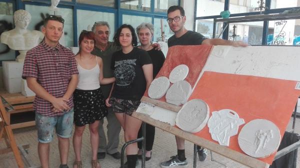 &Delta;&Epsilon;&Lambda;&Tau;&Iota;&Omicron; &Tau;&Upsilon;&Pi;&Omicron;&Upsilon; - &Mu;&epsilon;&tau;ά&lambda;&lambda;&iota;&omicron; &Gamma;ύ&rho;&omicron;&upsilon; &Lambda;ί&mu;&nu;&eta;&sigmaf; - &Delta;ί&nu;&epsilon;&iota; &tau;&eta;&hellip; &sigma;&kappa;&upsilon;&tau;ά&lambda;&eta; &sigma;&tau;&omicron;&upsilon;&sigmaf; &nu;έ&omicron;&upsilon;&sigmaf; &kappa;&alpha;&lambda;&lambda;&iota;&tau;έ&chi;&nu;&epsilon;&sigmaf;