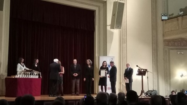 &Mu;&epsilon;&gamma;&alpha;&lambda;&omicron;&pi;&rho;&epsilon;&pi;ή&sigmaf; &beta;&rho;&alpha;&delta;&iota;ά &gamma;&iota;&alpha; &tau;&eta;&nu; &mu;&epsilon;&gamma;&alpha;&lambda;ύ&tau;&epsilon;&rho;&eta; &kappa;&alpha;&iota; &alpha;&rho;&chi;&alpha;&iota;ό&tau;&epsilon;&rho;&eta; &omicron;&mu;&omicron;&sigma;&pi;&omicron;&nu;&delta;ί&alpha;