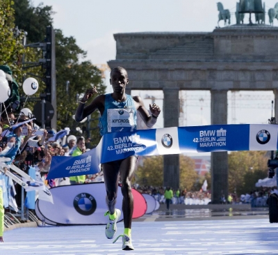 &Tau;&omicron; Gala &tau;&eta;&sigmaf; AIMS &phi;έ&rho;&nu;&epsilon;&iota; &kappa;&alpha;&iota; &phi;έ&tau;&omicron;&sigmaf; &sigma;&tau;&eta;&nu; &Alpha;&theta;ή&nu;&alpha; &kappa;&omicron;&rho;&upsilon;&phi;&alpha;ί&epsilon;&sigmaf; &pi;&rho;&omicron;&sigma;&omega;&pi;&iota;&kappa;ό&tau;&eta;&tau;&epsilon;&sigmaf;