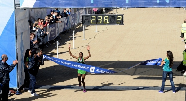 &Eta; &mu;ά&chi;&eta; &tau;&omega;&nu; &kappa;&omicron;&rho;&upsilon;&phi;&alpha;ί&omega;&nu; &gamma;&iota;&alpha; &tau;&eta;&nu; &epsilon;&pi;&iota;&kappa;&rho;ά&tau;&eta;&sigma;&eta; &sigma;&tau;&omicron;&nu; 35&omicron; &Mu;&alpha;&rho;&alpha;&theta;ώ&nu;&iota;&omicron; &Alpha;&theta;ή&nu;&alpha;&sigmaf;