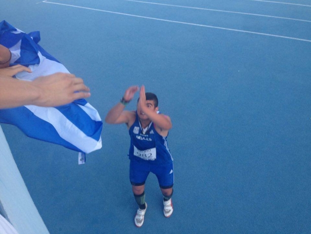 &Tau;&iota;&phi;&lambda;ί&delta;&alpha; 2016: &Omicron; &Omicron;&delta;&upsilon;&sigma;&sigma;έ&alpha;&sigmaf; &Mu;&omicron;&upsilon;&zeta;&epsilon;&nu;ί&delta;&eta;&sigmaf; έ&gamma;&rho;&alpha;&psi;&epsilon; &iota;&sigma;&tau;&omicron;&rho;ί&alpha; ... "&chi;&rho;&upsilon;&sigma;ό&sigmaf;" &sigma;&tau;&eta; &sigma;&phi;&alpha;&iota;&rho;&omicron;&beta;&omicron;&lambda;ί&alpha;