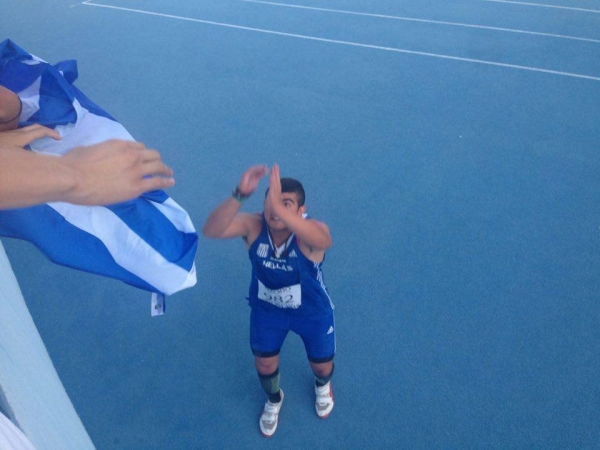 &Tau;&iota;&phi;&lambda;ί&delta;&alpha; 2016: &Omicron; &Omicron;&delta;&upsilon;&sigma;&sigma;έ&alpha;&sigmaf; &Mu;&omicron;&upsilon;&zeta;&epsilon;&nu;ί&delta;&eta;&sigmaf; έ&gamma;&rho;&alpha;&psi;&epsilon; &iota;&sigma;&tau;&omicron;&rho;ί&alpha; ... "&chi;&rho;&upsilon;&sigma;ό&sigmaf;" &sigma;&tau;&eta; &sigma;&phi;&alpha;&iota;&rho;&omicron;&beta;&omicron;&lambda;ί&alpha;