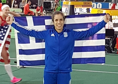 &Eta; &Sigma;&tau;&epsilon;&phi;&alpha;&nu;ί&delta;&eta; &sigma;&tau;&omicron; 17&omicron; &Gamma;&kappa;&alpha;&lambda;ά &gamma;&upsilon;&nu;&alpha;&iota;&kappa;ώ&nu; &Phi;&iota;&lambda;&omicron;&theta;έ&eta;&sigmaf;